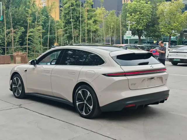 Nio ET5 Touring — Фото автомобиля 12