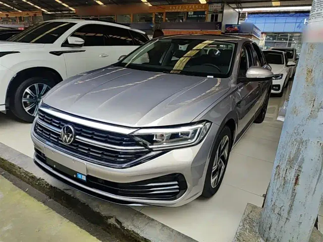 Фотография автомобиля — Volkswagen Sagitar