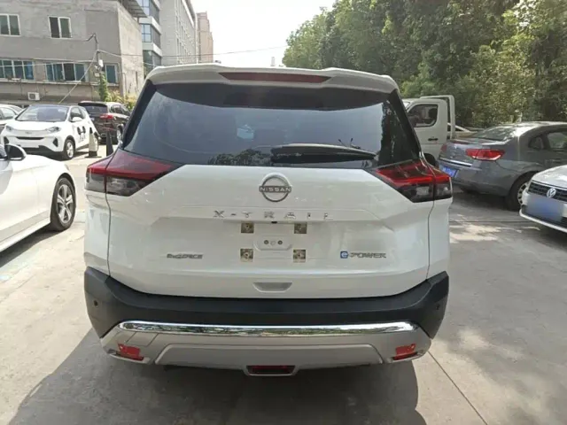 Nissan X-Trail — Фото автомобиля 3