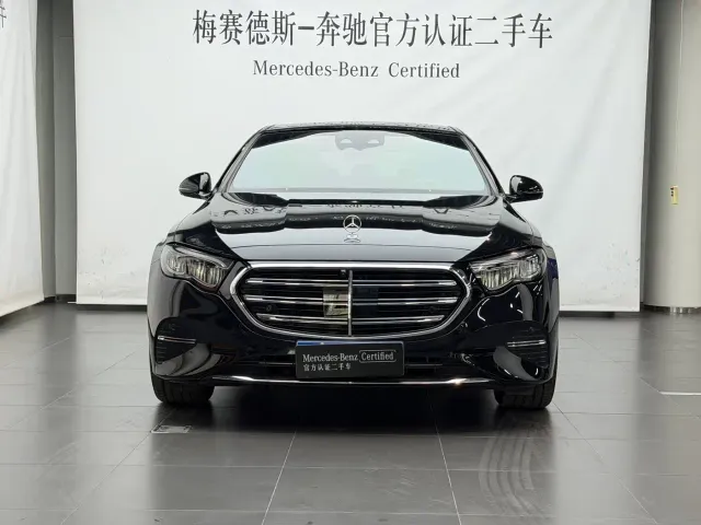 Mercedes-Benz E-Class — Фото автомобиля 2