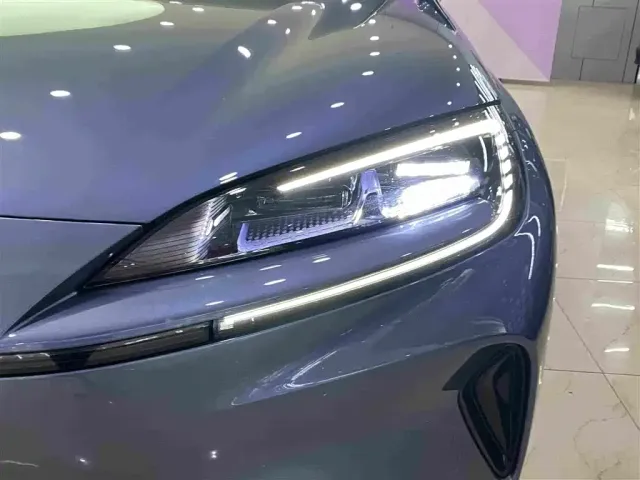 BYD Hai Shi 07 DM-i — Фото автомобиля 4