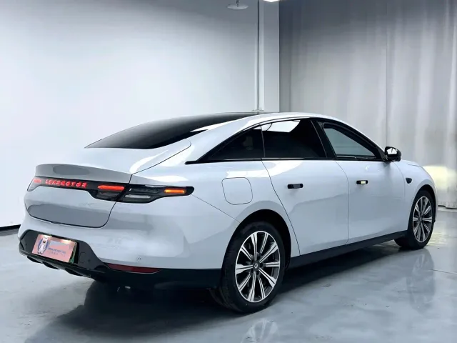 Leapmotor C01 — Фото автомобиля 6