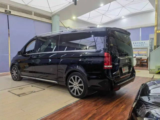 Mercedes-Benz V-Class — Фото автомобиля 20