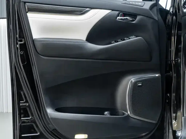 Lexus LM — Фото автомобиля 24