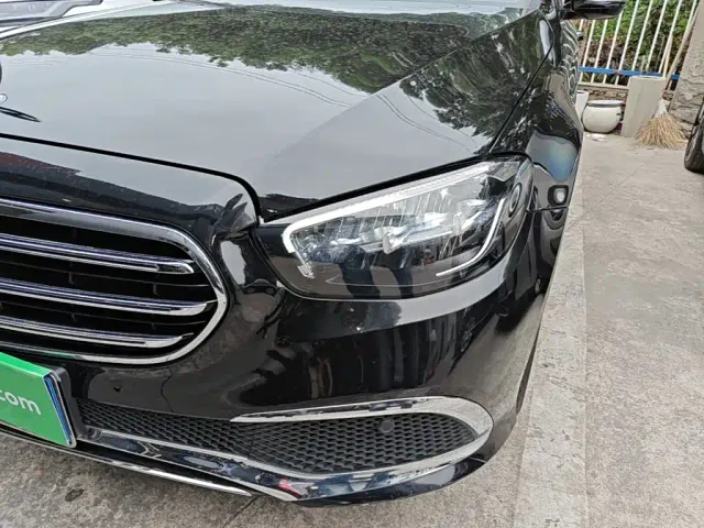 Mercedes-Benz E-Class — Фото автомобиля 23