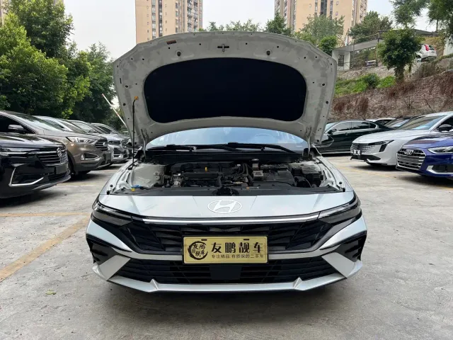 Hyundai Elantra — Фото автомобиля 5