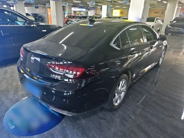 Buick Regal — Фото автомобиля 6