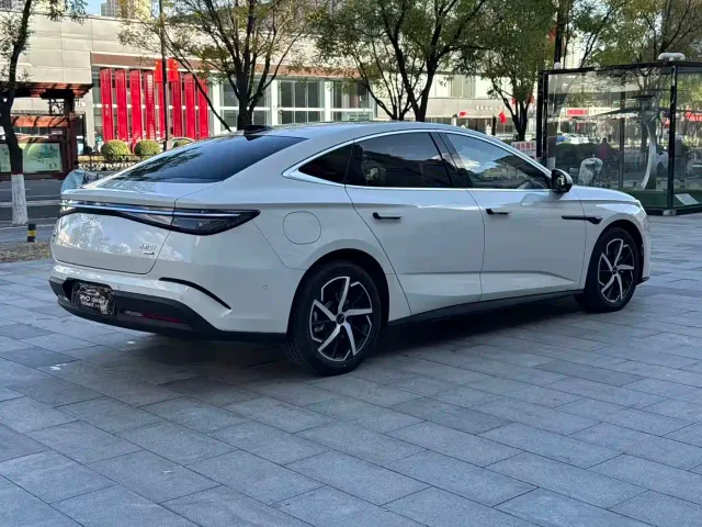 BYD Seal 07 DM-i — Фото автомобиля 16