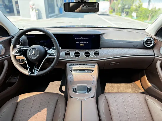 Mercedes-Benz E-Class — Фото автомобиля 9