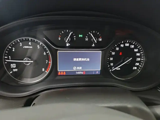 Buick Regal — Фото автомобиля 11