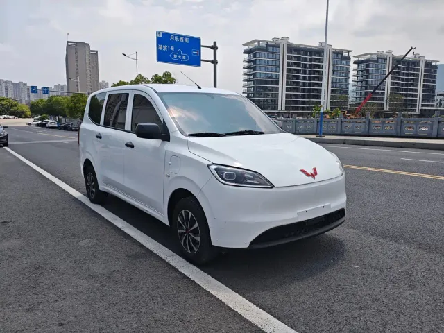 Wuling Hongguang — Фото автомобиля 3