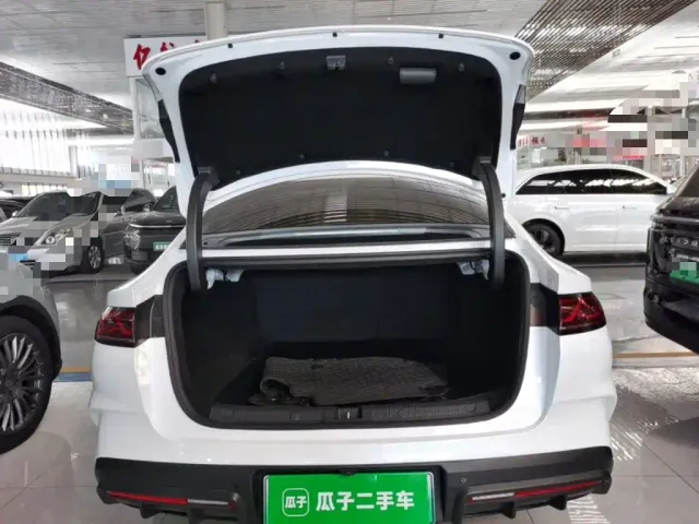 BYD Qin L — Фото автомобиля 18