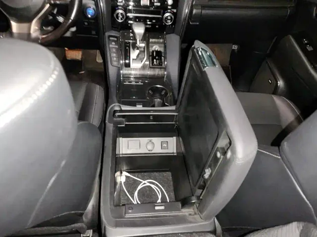 Lexus LM — Фото автомобиля 16
