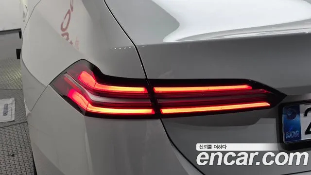 BMW 5 Series G60 — Фото автомобиля 8