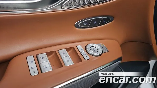 Genesis GV70 — Фото автомобиля 19