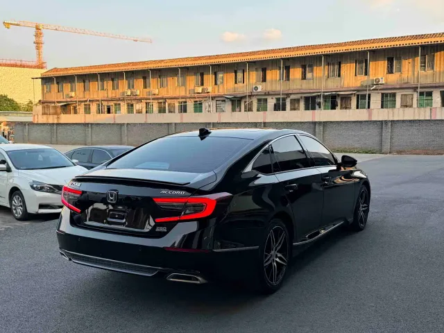 Honda Accord — Фото автомобиля 9