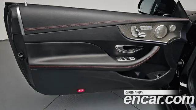 Mercedes-Benz E-Class — Фото автомобиля 19