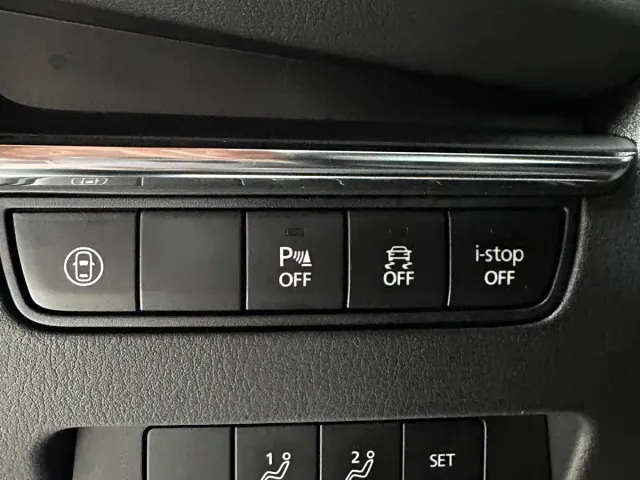 Mazda Axela — Фото автомобиля 18
