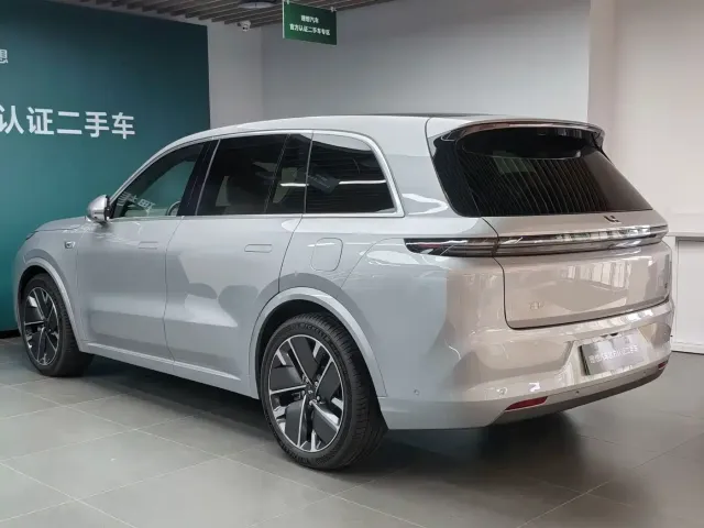 Li Auto L8 — Фото автомобиля 8