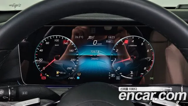 Mercedes-Benz E-Class — Фото автомобиля 17