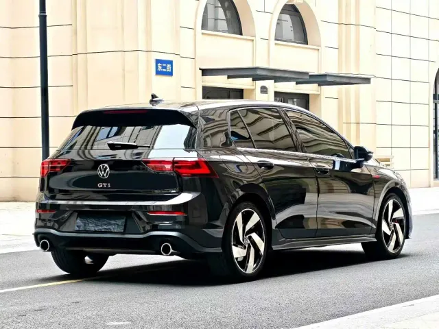 Volkswagen Golf GTI — Фото автомобиля 8