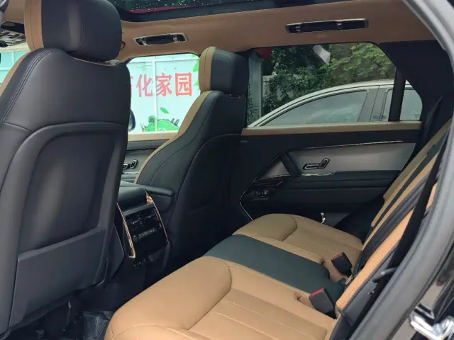 Land Rover Range Rover Sport — Фото автомобиля 8