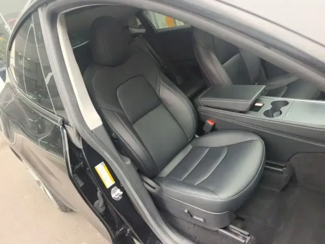 Tesla Model Y — Фото автомобиля 24