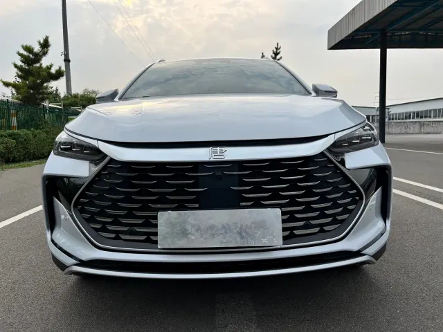 BYD Tang — Фото автомобиля 2
