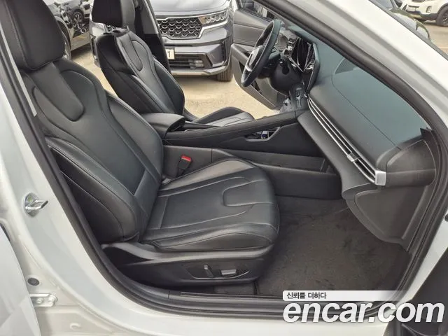 Hyundai Avante CN7 — Фото автомобиля 12