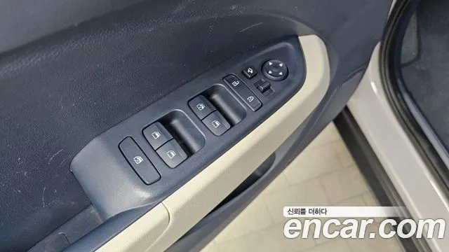 Hyundai Venue — Фото автомобиля 26