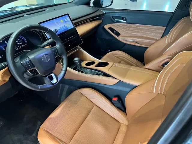 Toyota Avalon 2024 Model Hybrid 2.5L XLE Prestige Edition — Фото автомобиля 9