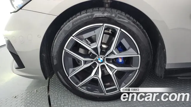 BMW 5-Series — Фото автомобиля 4