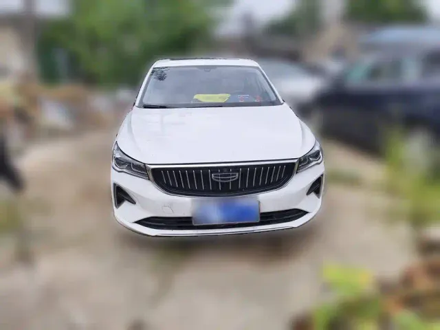 Geely Emgrand — Фото автомобиля 23