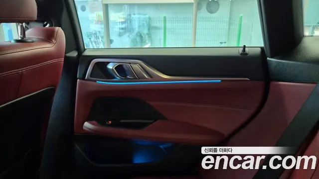 BMW i4 — Фото автомобиля 17