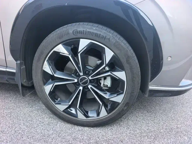Roewe RX5 — Фото автомобиля 24