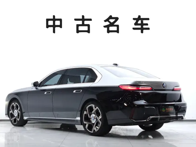 BMW 7 Series — Фото автомобиля 6