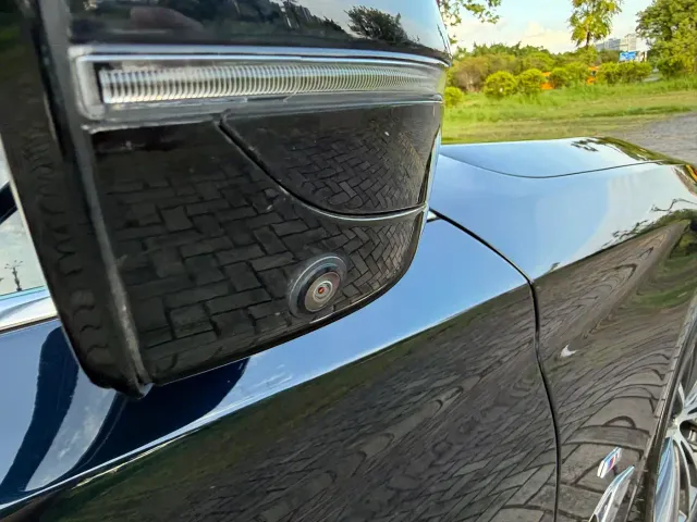 BMW 5 Series — Фото автомобиля 14