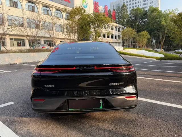 Geely Galaxy Xingyao 8 — Фото автомобиля 9