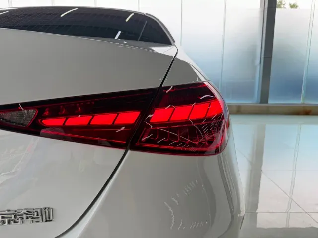 Mercedes-Benz C-Class — Фото автомобиля 9