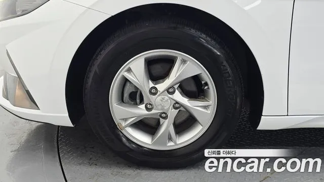 Hyundai AVANTE Avante (CN7) — Фото автомобиля 5