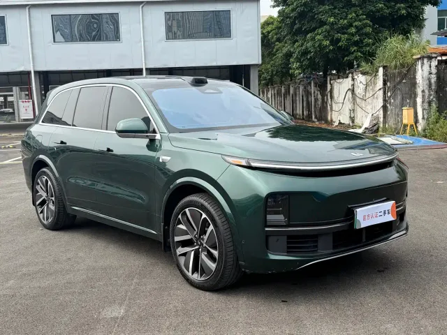 Li Auto L8 — Фото автомобиля 3