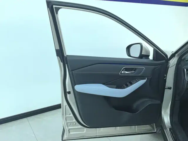 Nissan X-Trail — Фото автомобиля 7