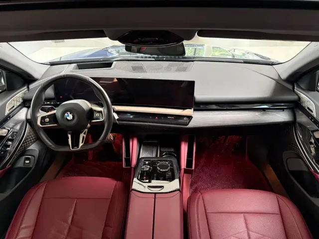BMW 5 Series — Фото автомобиля 13