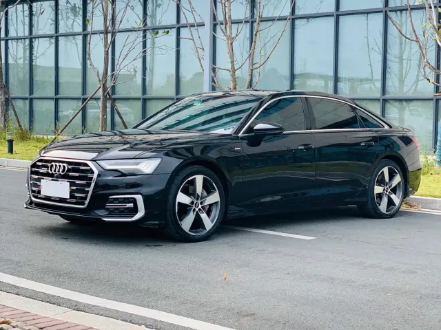 Фотография автомобиля — Audi A6L