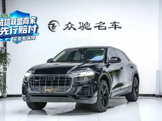 Фотография автомобиля — Audi Q8
