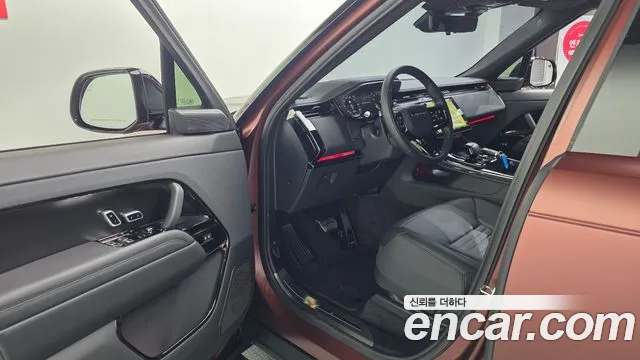 Land Rover Range Rover Sport — Фото автомобиля 11