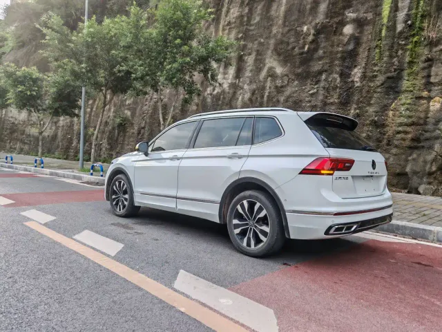Volkswagen Tiguan L — Фото автомобиля 7