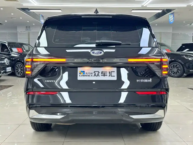 Ford Edge — Фото автомобиля 5