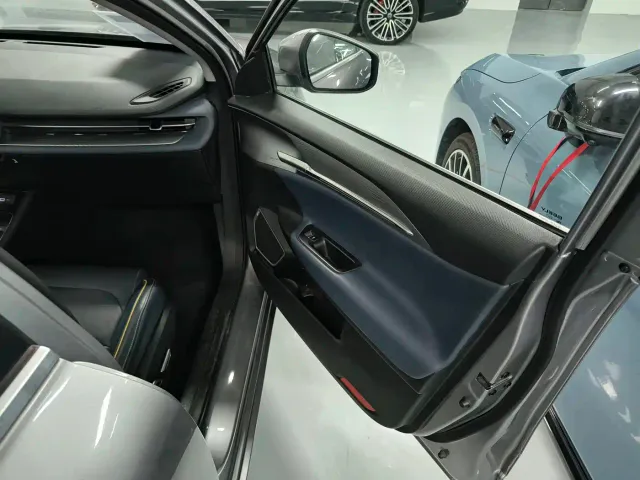 Geely Geometry G6 — Фото автомобиля 16