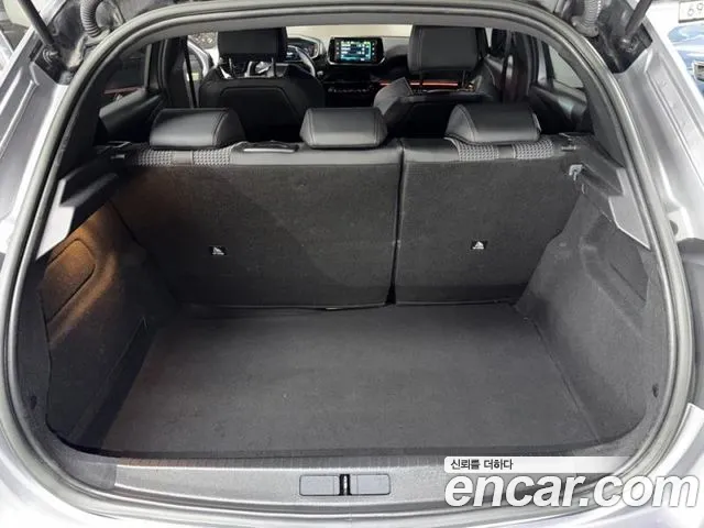 Peugeot 208 — Фото автомобиля 16